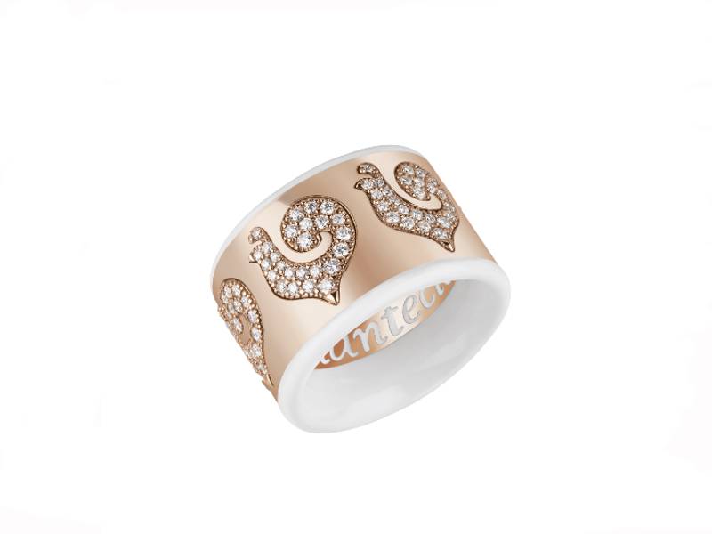 18KT ROSE GOLD BAND RING, DIAMOND PAVE' ROOSTERS AND WHITE ENAMEL CAROUSEL CHANTECLER 41029